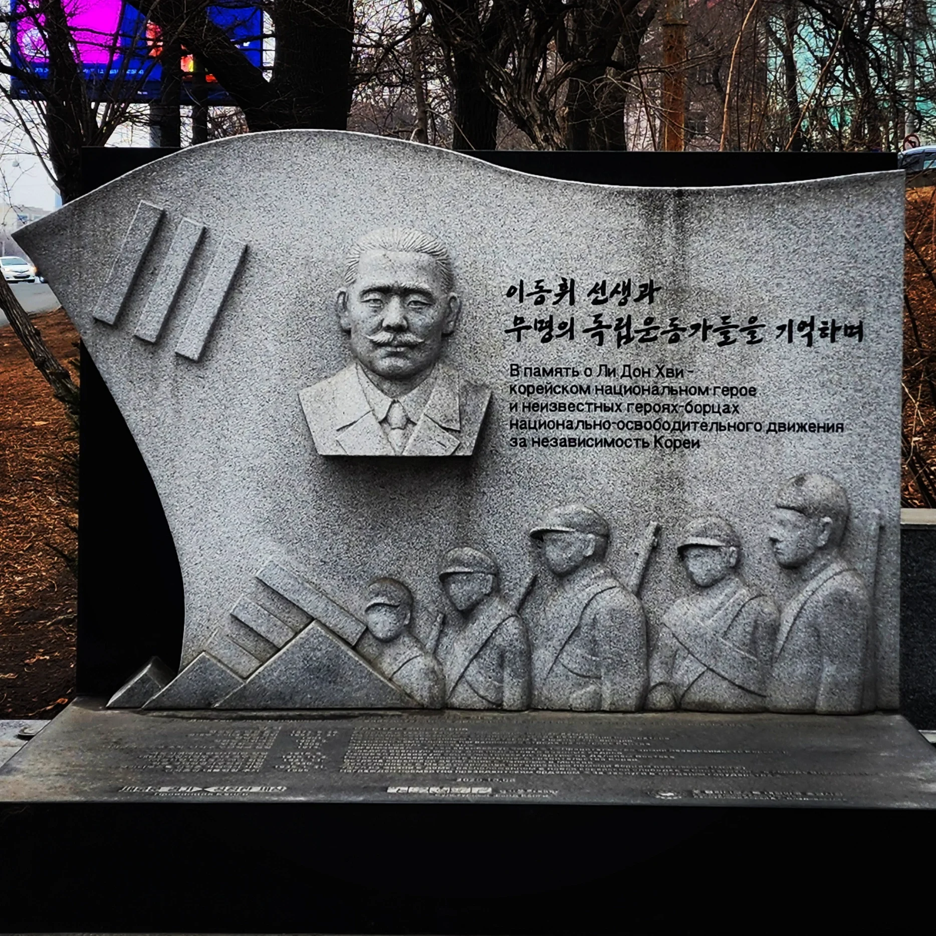 바다 위를 항해하는 이스턴크루즈 선박 전경