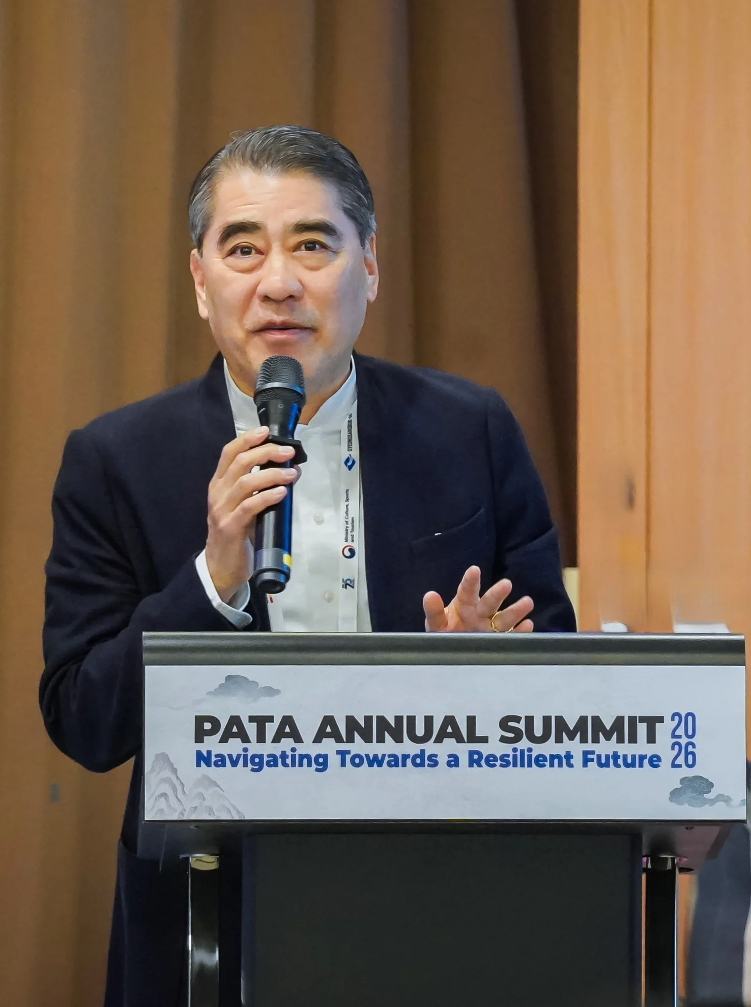 PATA 사상 첫 한국인 회장 당선 후 기념 포즈