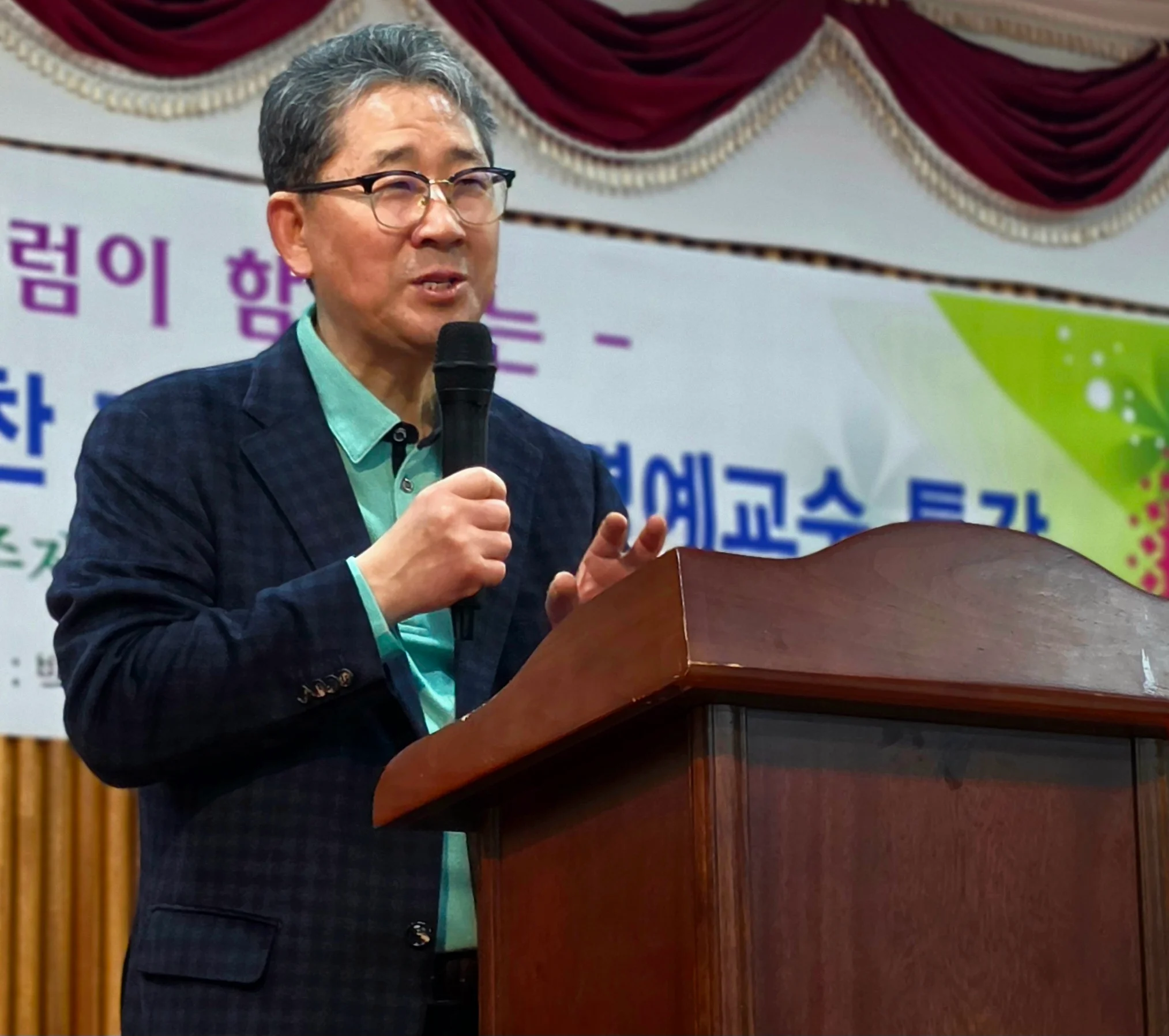 백령도 해안가의 독특한 기암괴석