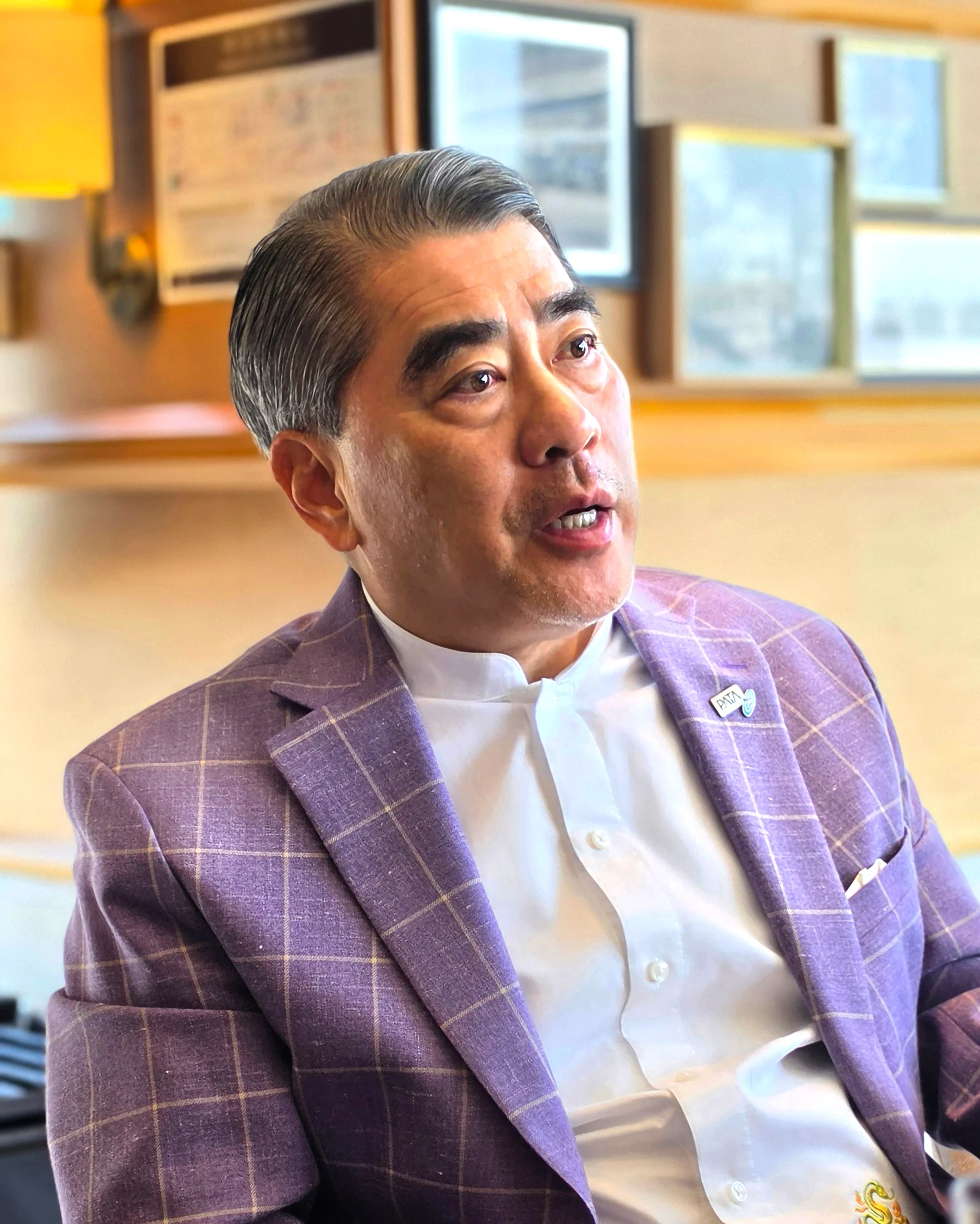 관광전문기자단 간담회 답변 중인 오창희 회장