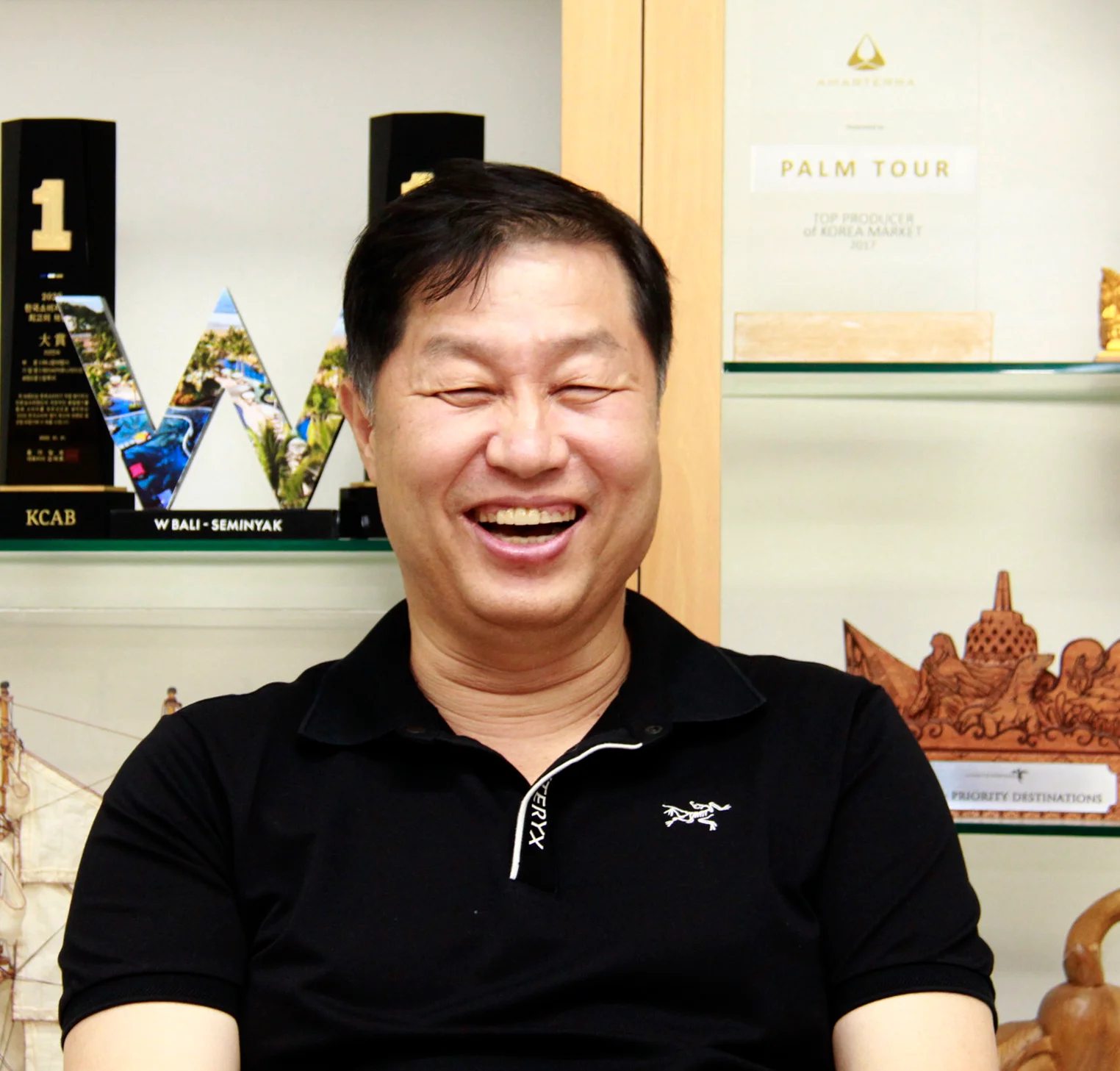 인터뷰 중인 권일호 팜투어 대표