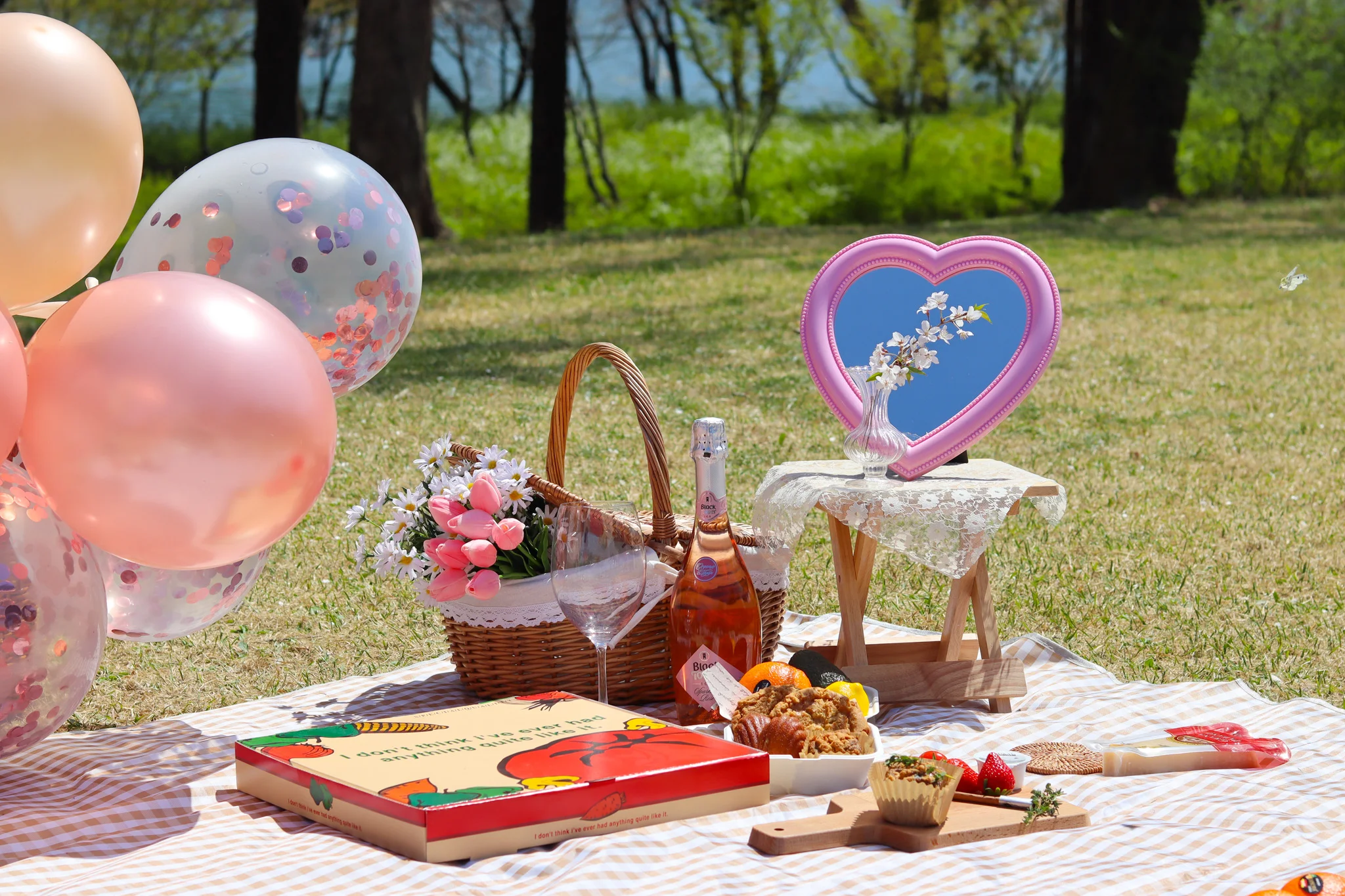 봄빛으로 물든 남이섬의 평화로운 자연 경관