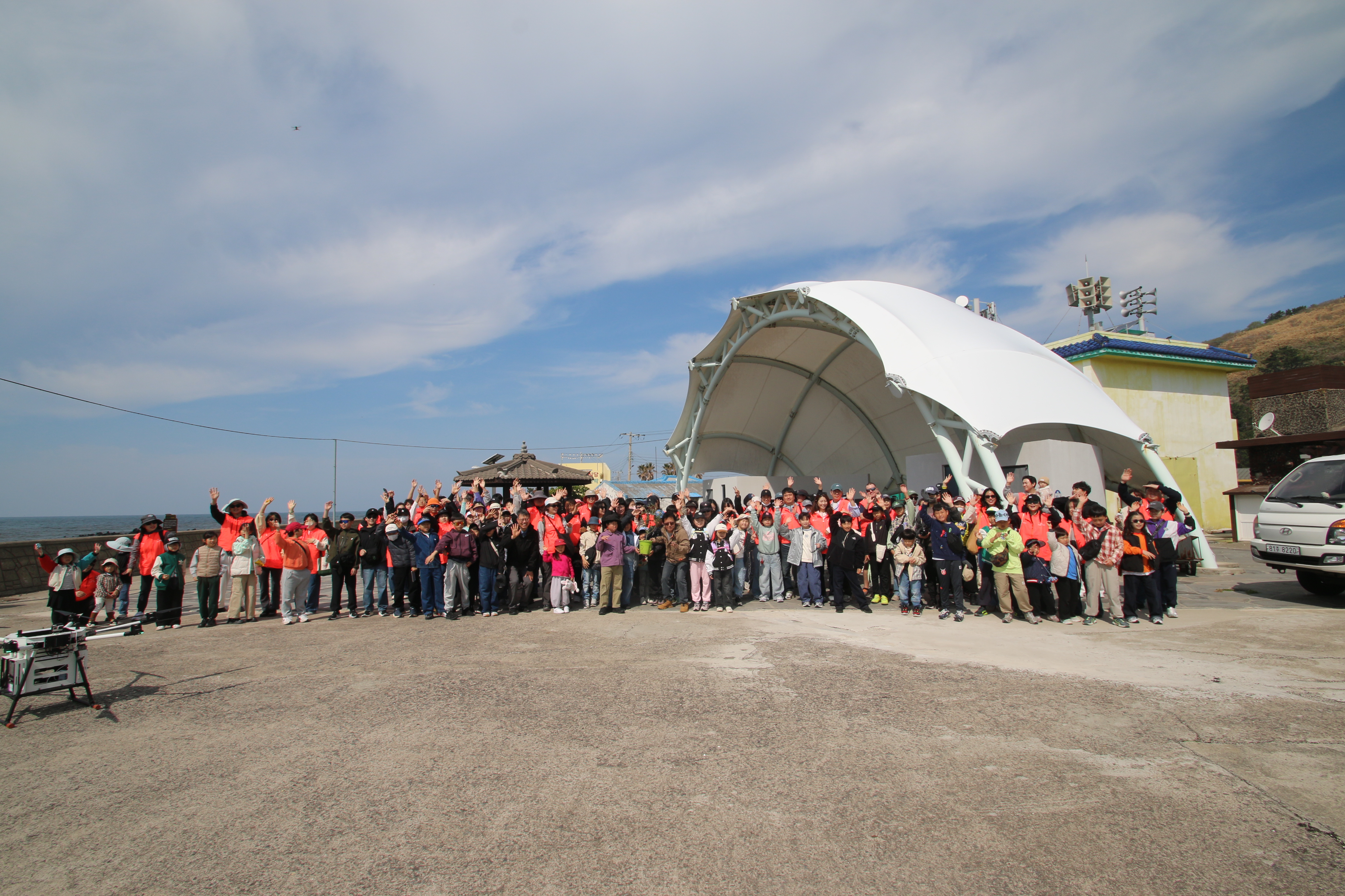 많은 사람들이 야